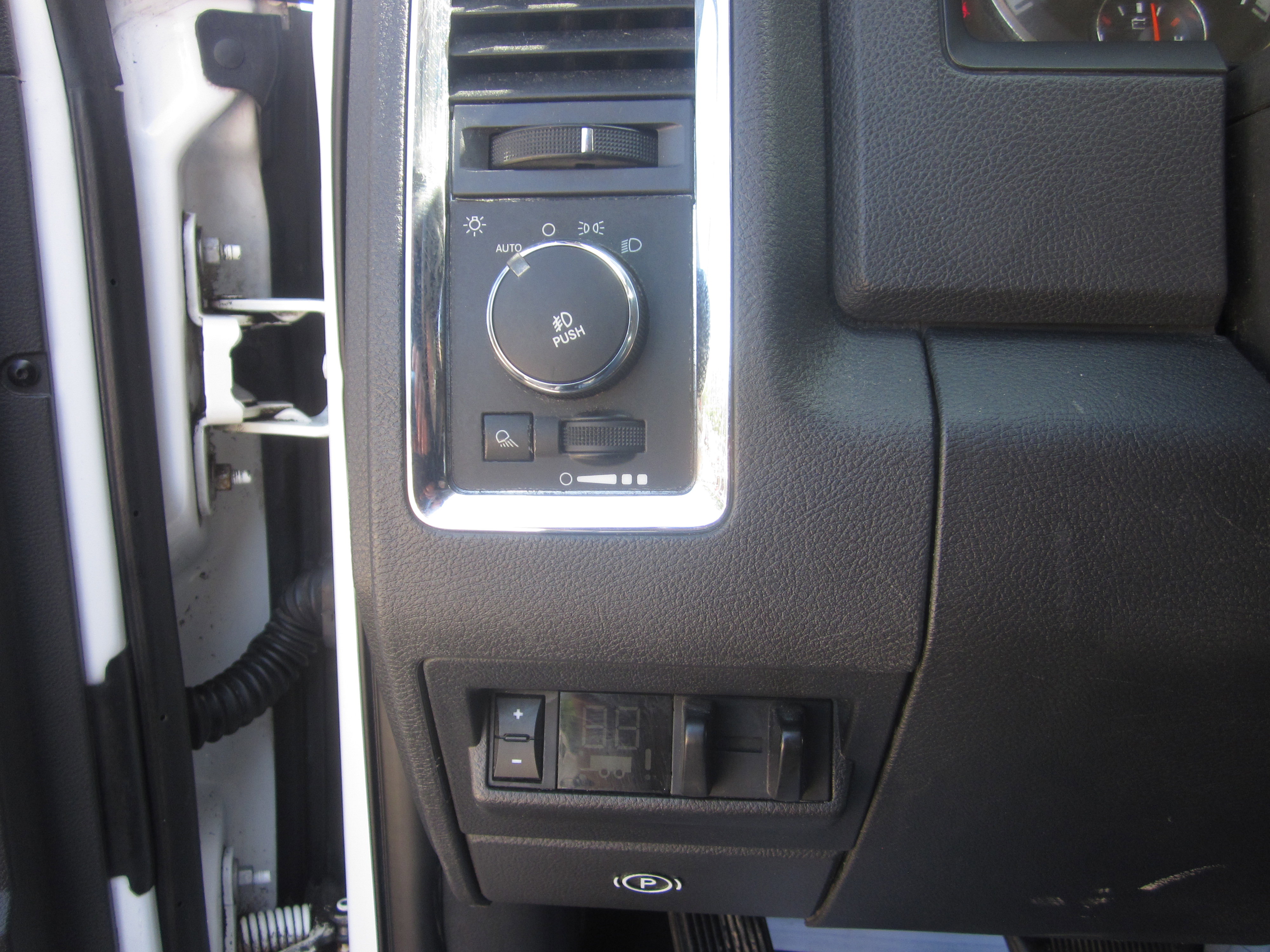 Used 2011 RAM 2500 Laramie AWD/4WD image 18