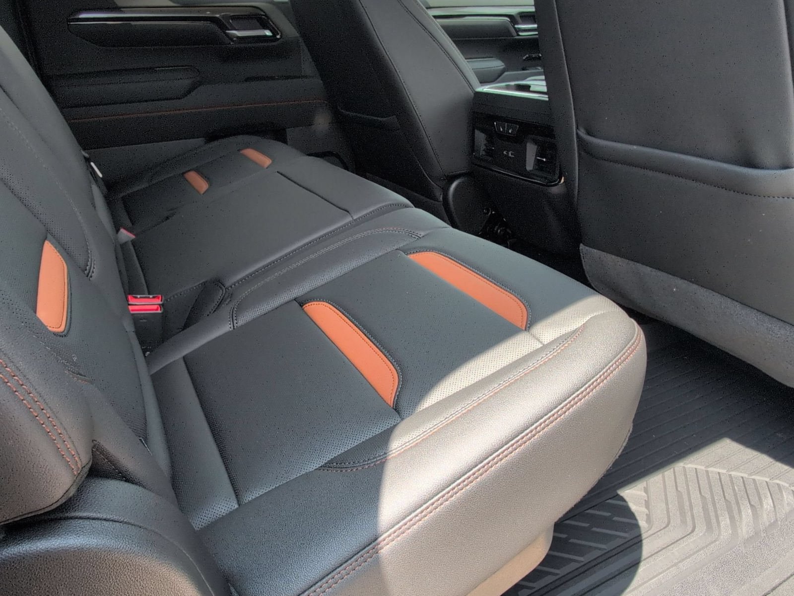 New 2026 GMC Sierra 1500 AT4 w/ AT4 Premium Package AWD/4WD image 30