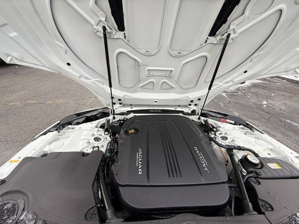 Used 2020 Jaguar F-TYPE Coupe image 25