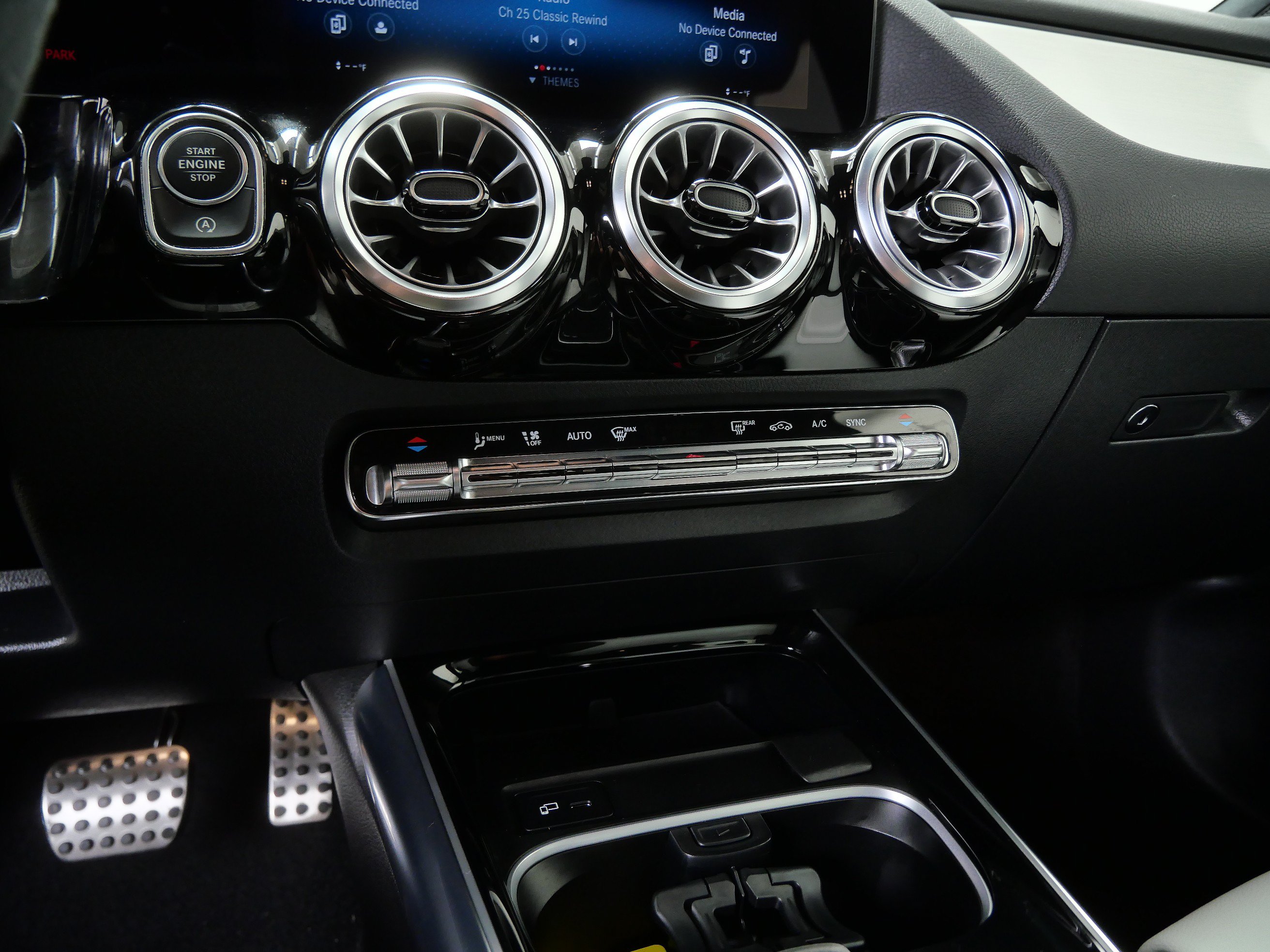 Certified 2023 Mercedes-Benz GLA 35 AMG 4MATIC image 21