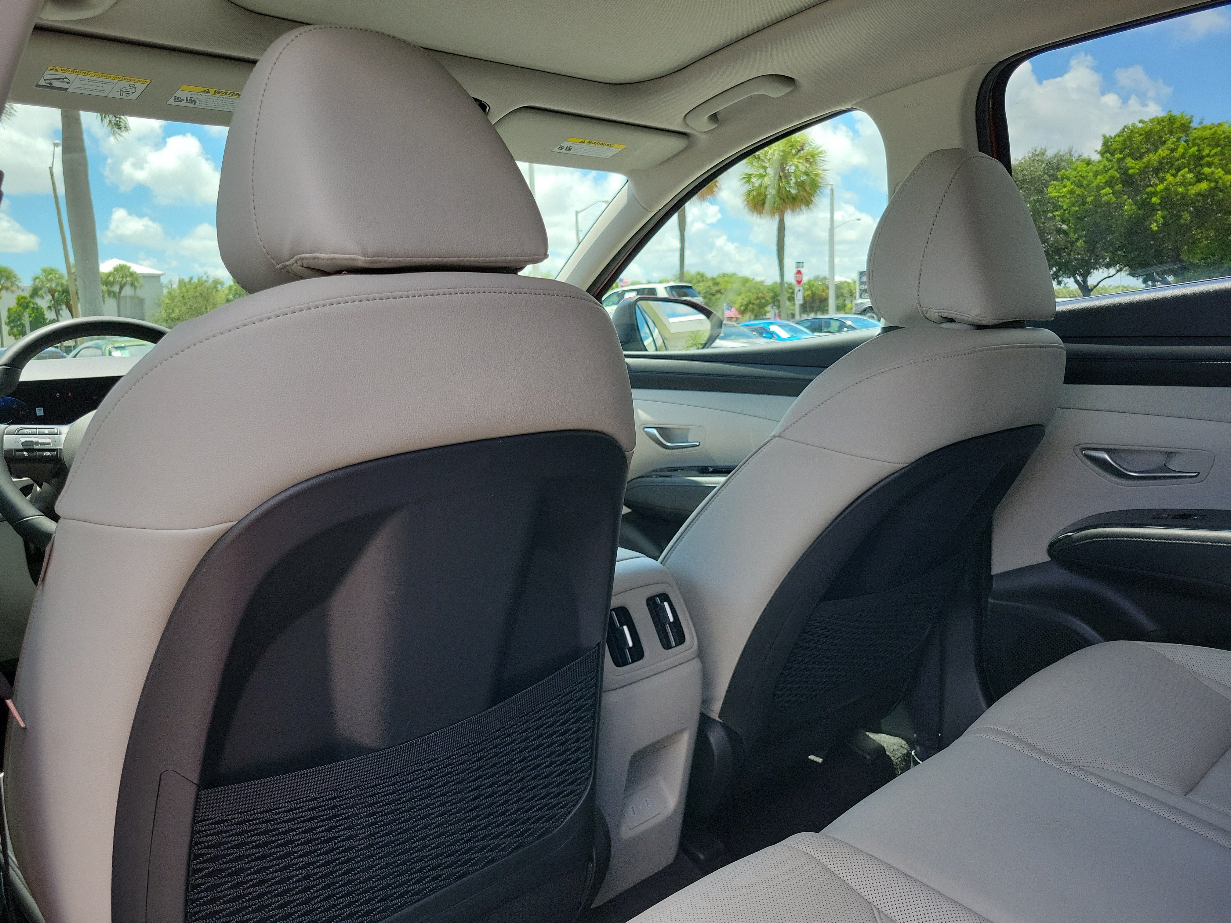 Used 2025 Hyundai Tucson Limited FWD image 16