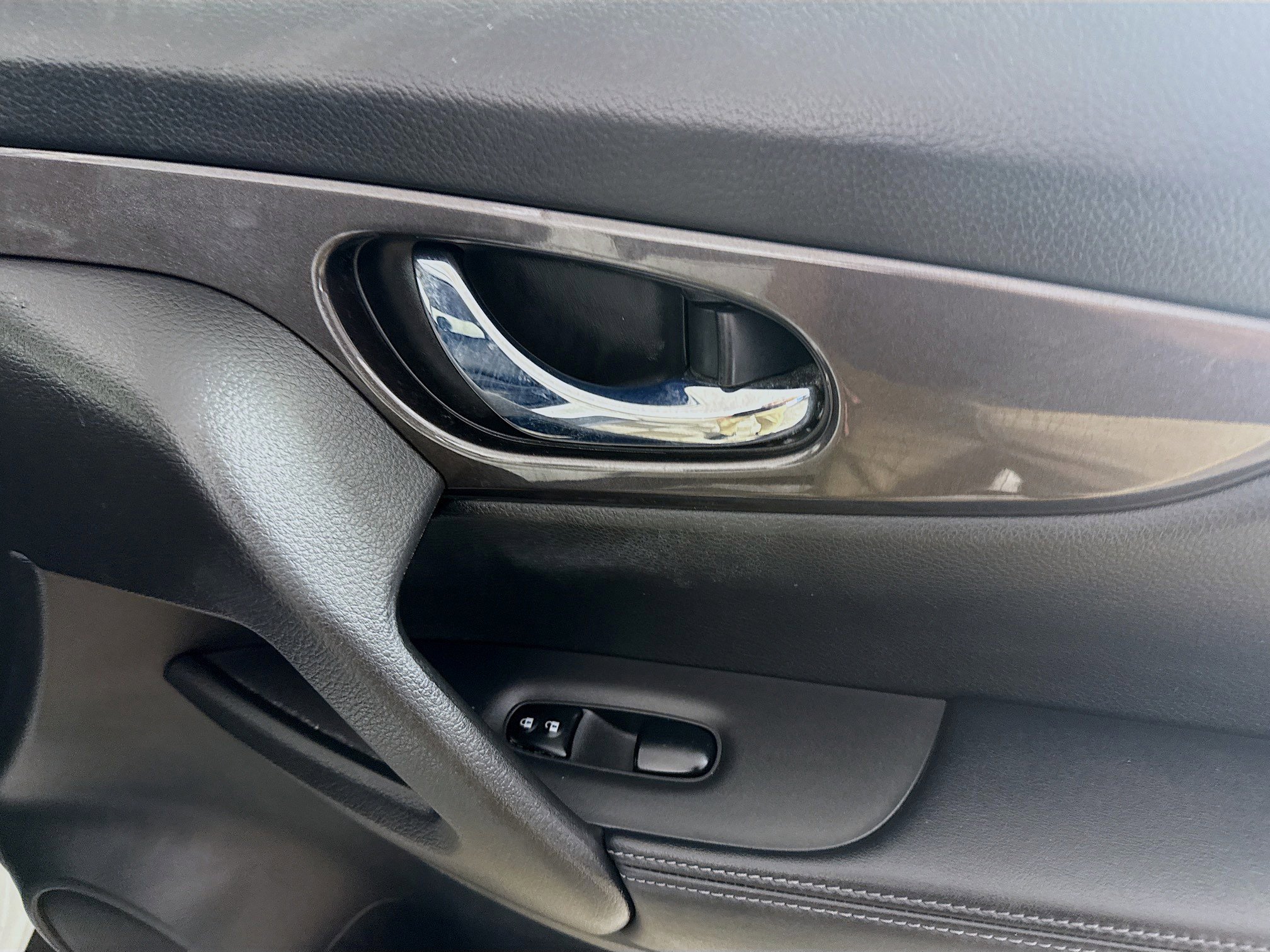 Used 2019 Nissan Rogue SV image 31