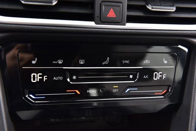 Used 2025 Volkswagen Taos SE FWD image 14