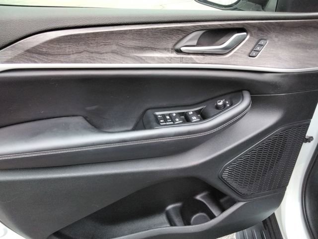 Used 2023 Jeep Grand Cherokee L Limited w/ Black Appearance Package AWD/4WD image 30