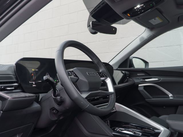 Used 2025 Audi Q5 Premium Plus w/ Premium Plus image 4