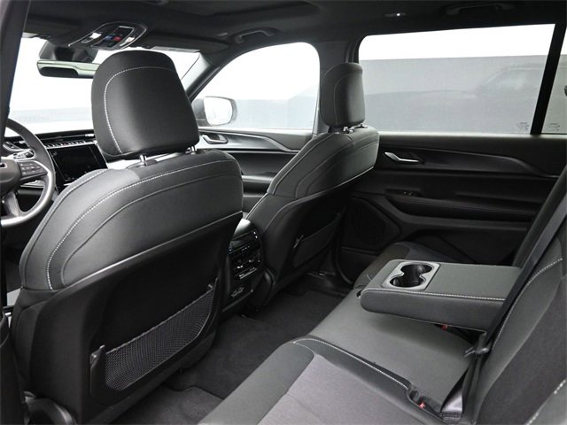 New 2025 Jeep Grand Cherokee L Laredo image 17