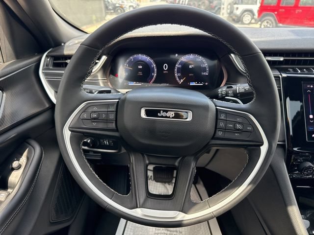 Used 2023 Jeep Grand Cherokee L Laredo AWD/4WD image 20