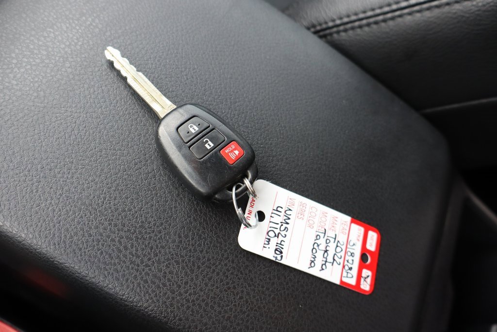 Used 2022 Toyota Tacoma SR5 image 33