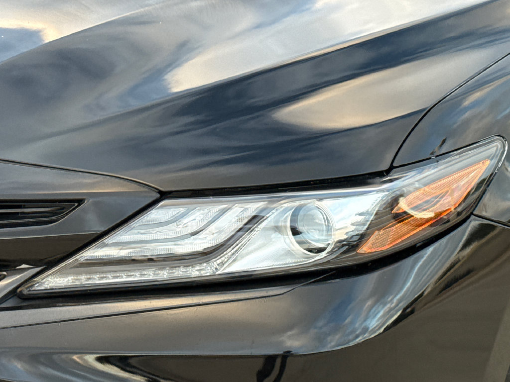 Used 2022 Toyota Camry XSE FWD image 4