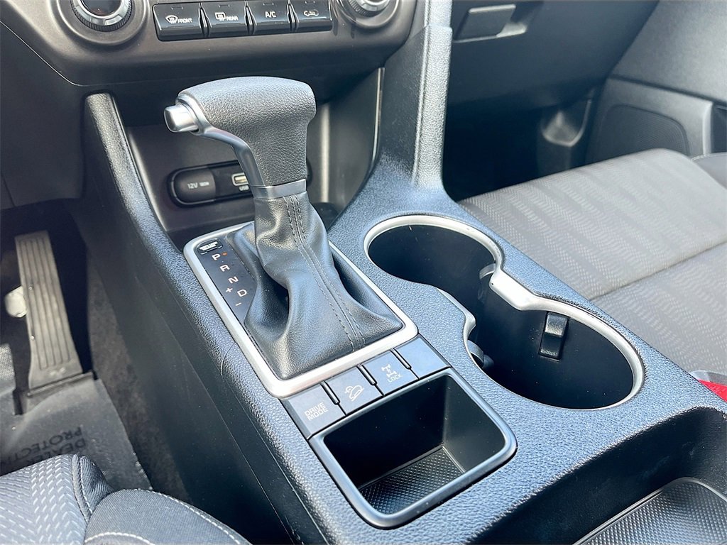 Used 2022 Kia Sportage LX image 16