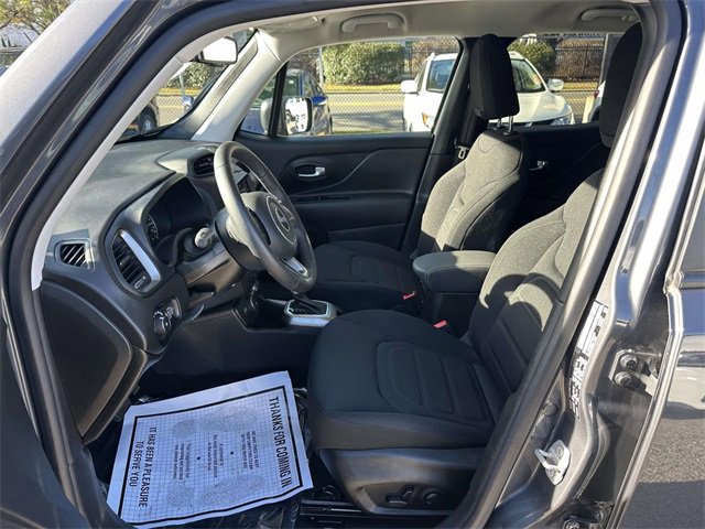 Certified 2022 Jeep Renegade Latitude w/ Convenience Group image 15