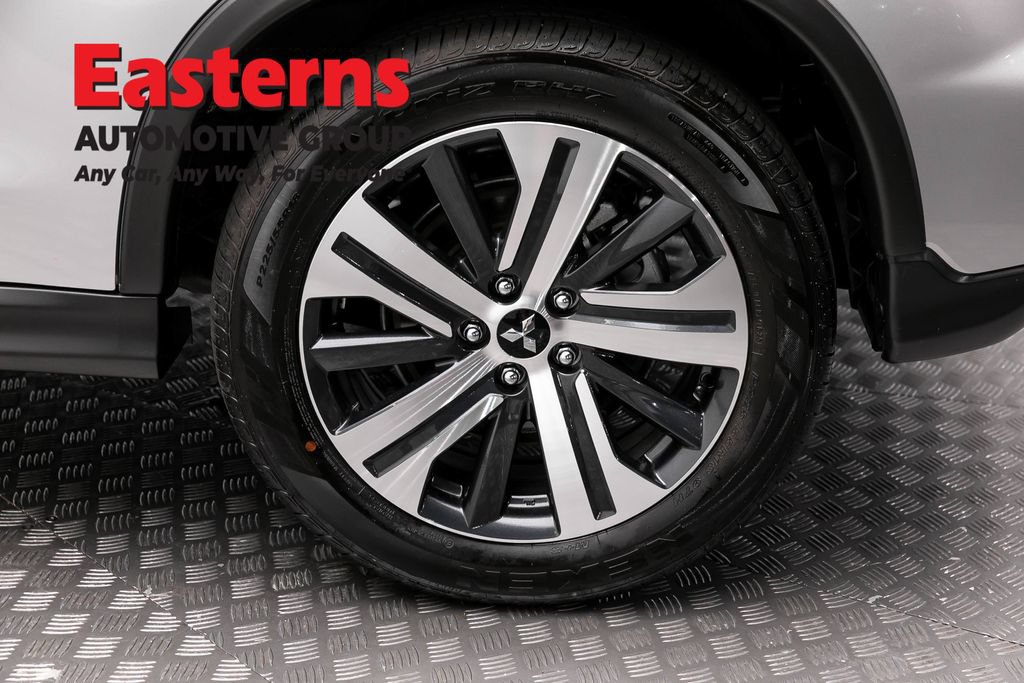 Used 2025 Mitsubishi Outlander Sport SE AWD/4WD image 9