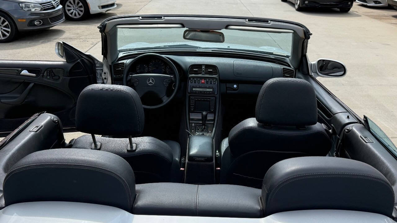 Used 2000 Mercedes-Benz CLK 430 Cabriolet image 38