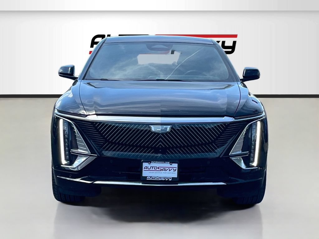 Used 2025 Cadillac Lyriq Luxury AWD/4WD image 2