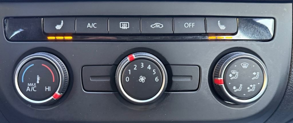 Used 2016 Volkswagen Tiguan S image 26