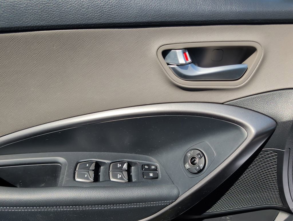 Used 2017 Hyundai Santa Fe Sport image 10