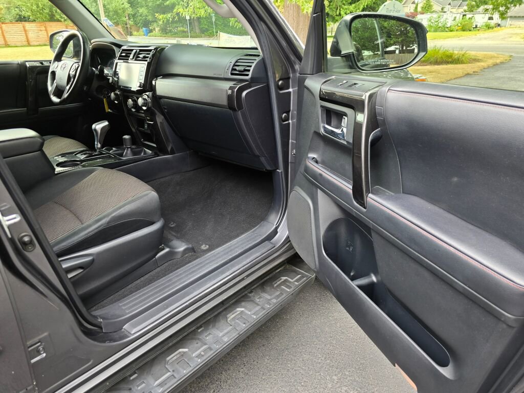 Used 2020 Toyota 4Runner SR5 image 11