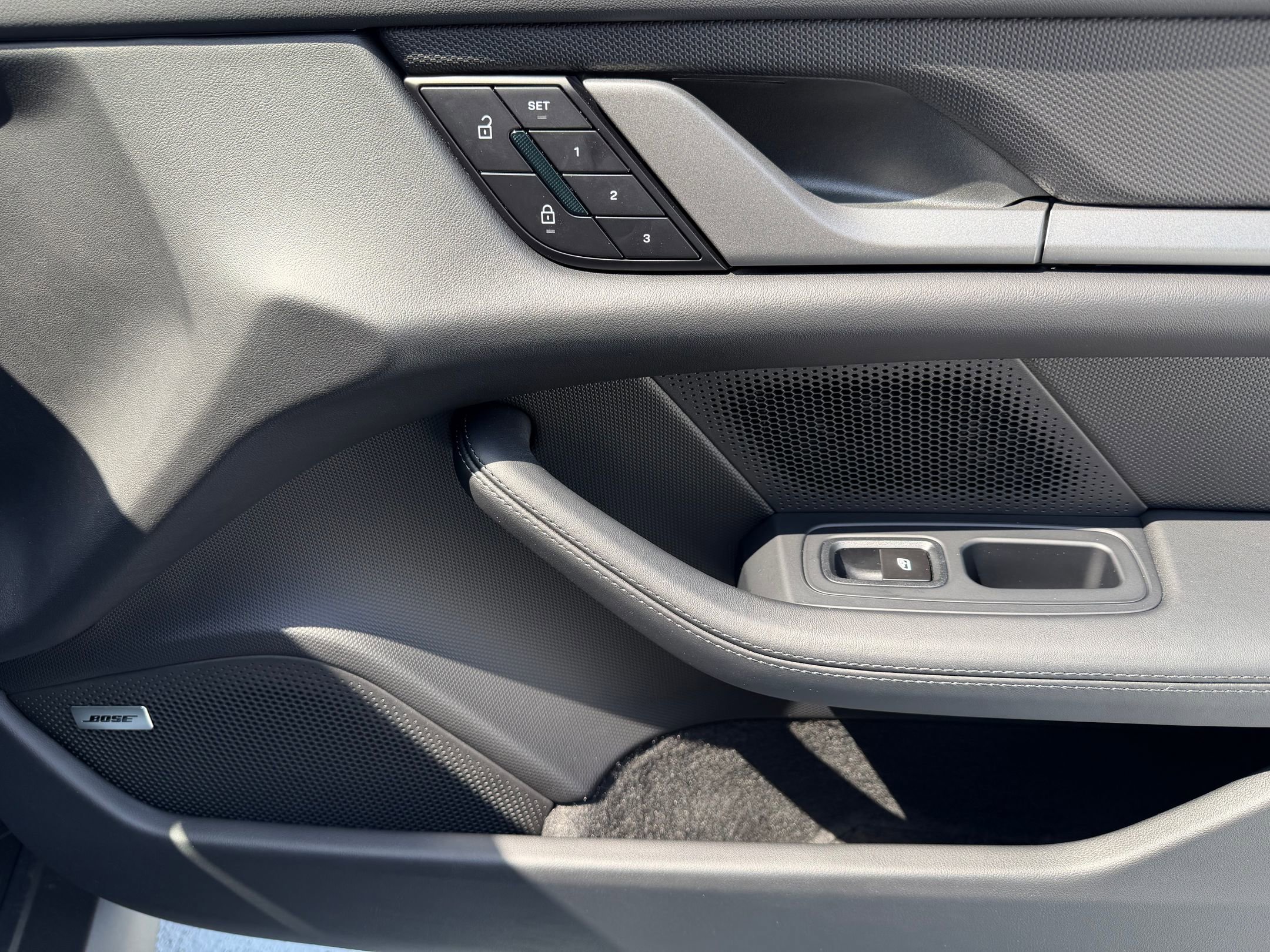 New 2026 Porsche Taycan 4S image 18