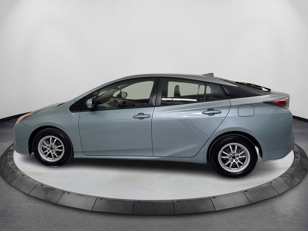 Used 2016 Toyota Prius Four image 8