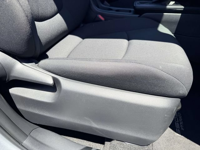 Used 2026 Toyota Corolla Cross LE FWD image 9