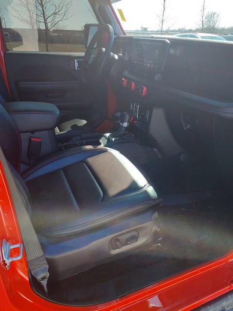 Used 2024 Jeep Gladiator Rubicon w/ Convenience Group AWD/4WD image 14