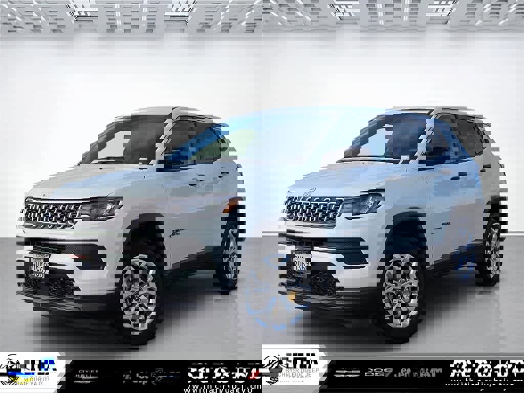 Used 2025 Jeep Compass Sport image 1