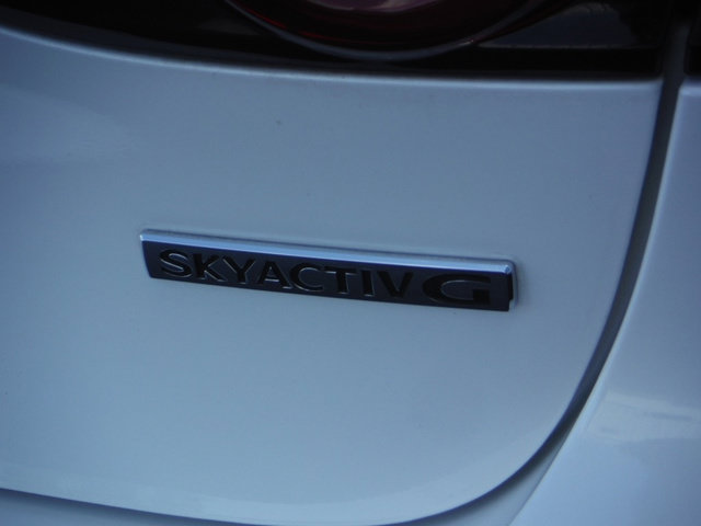 Used 2022 MAZDA MAZDA3 s FWD image 8