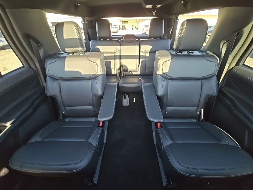 New 2025 Ford Expedition Max Platinum image 28