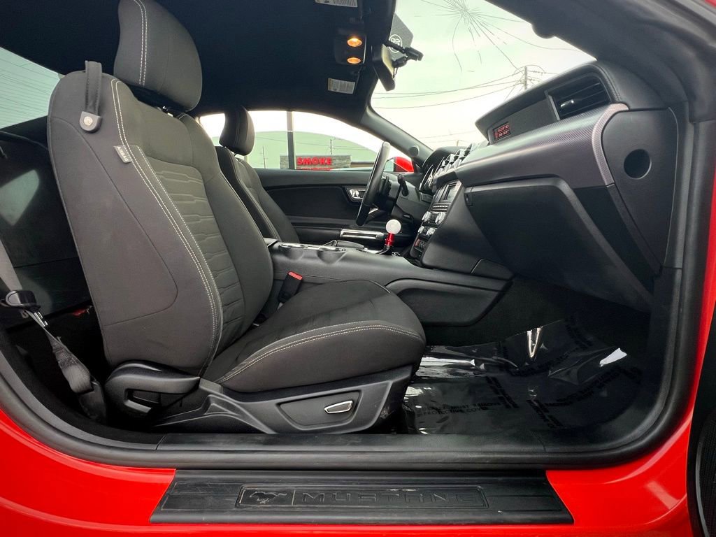 Used 2016 Ford Mustang Coupe image 24