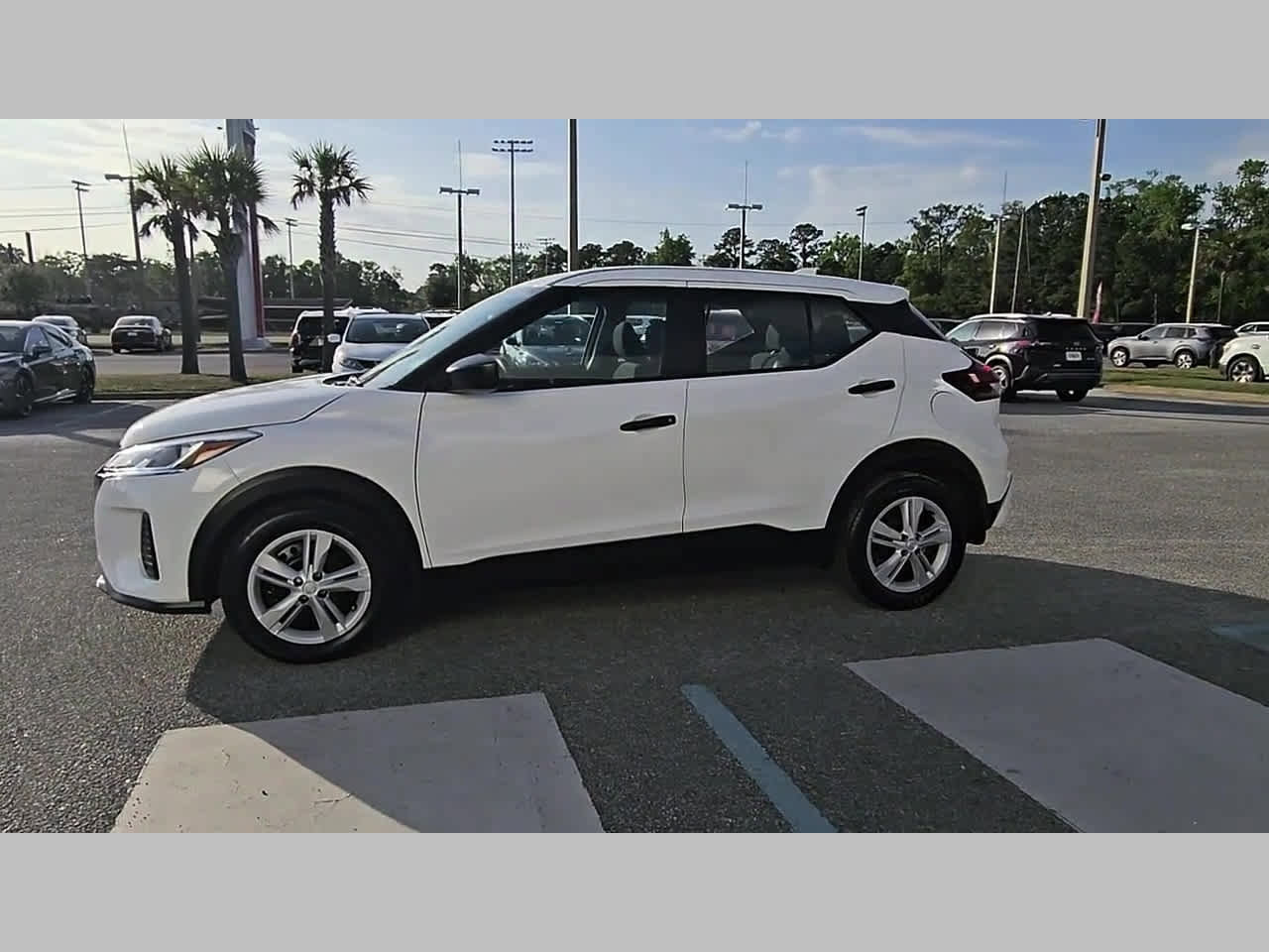 Used 2025 Nissan Kicks Play S image 23