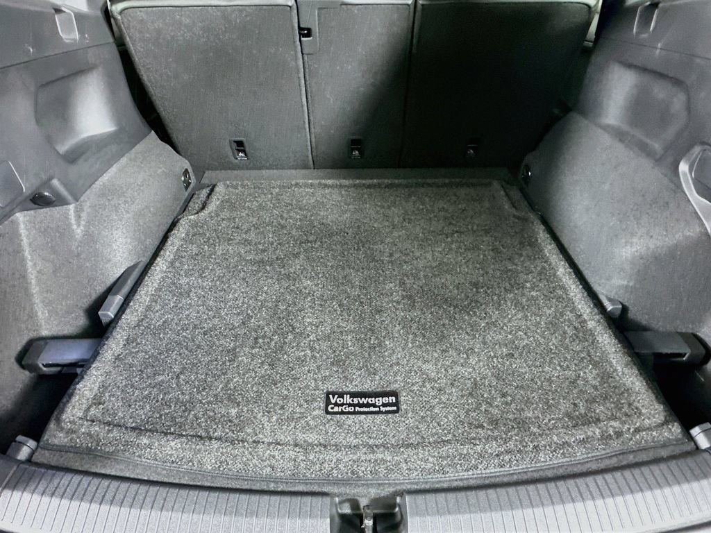Used 2022 Volkswagen Tiguan SEL R-Line AWD/4WD image 34