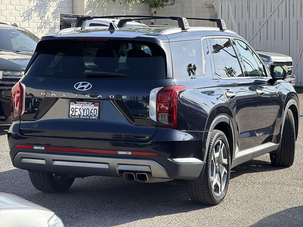 Used 2023 Hyundai Palisade Limited FWD image 5