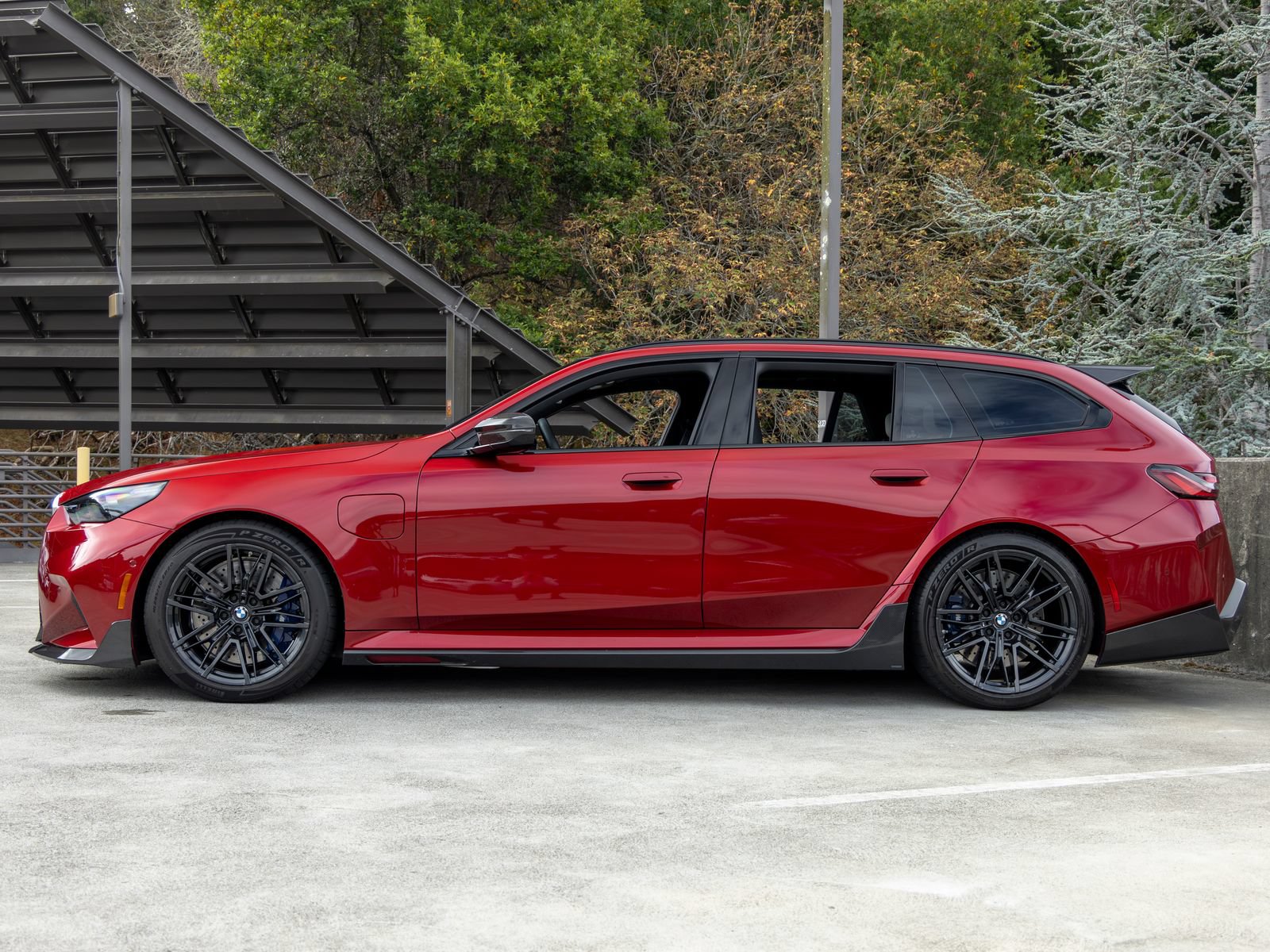 Used 2026 BMW M5 Touring AWD/4WD image 2