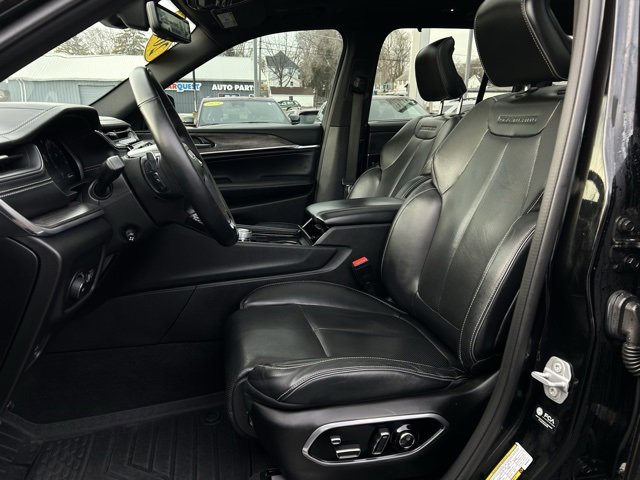 Used 2022 Jeep Grand Cherokee Overland w/ Adv Protech Group III image 36