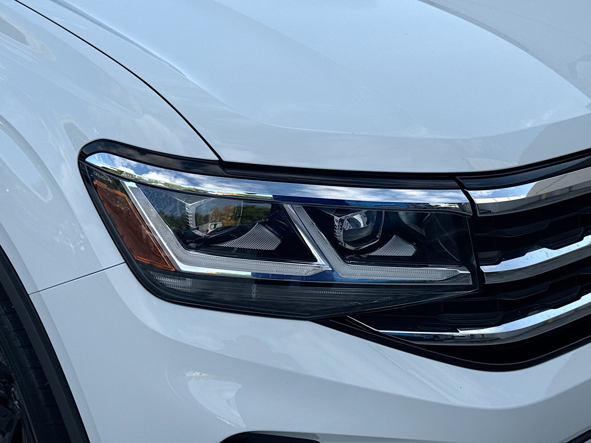 Used 2022 Volkswagen Atlas Cross Sport SE w/ Panoramic Sunroof Package image 34