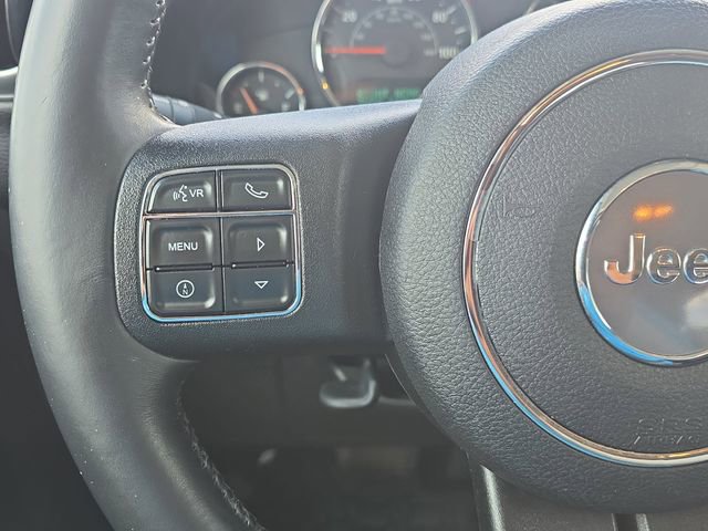 Used 2015 Jeep Wrangler Unlimited Rubicon w/ Connectivity Group AWD/4WD image 17