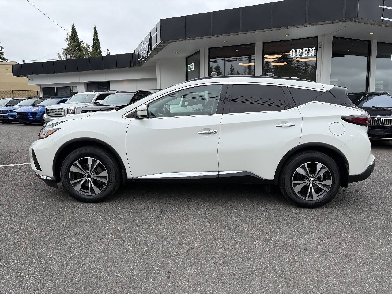 Used 2019 Nissan Murano SV AWD/4WD image 2