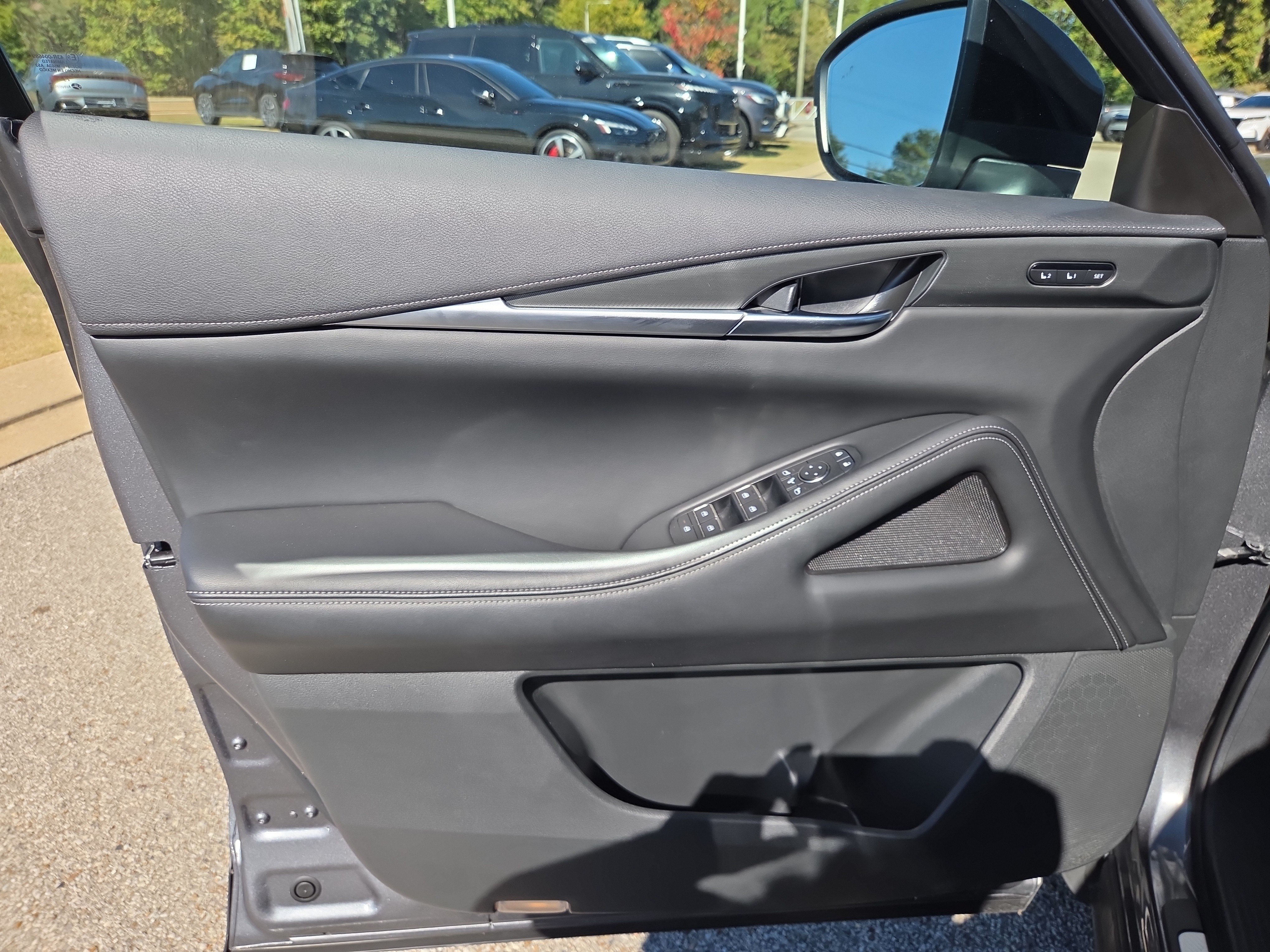 Used 2024 INFINITI QX60 Luxe w/ Cargo Package AWD/4WD image 6