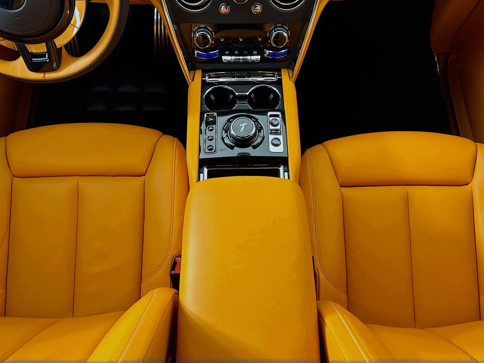 Certified 2025 Rolls-Royce Cullinan AWD/4WD image 23