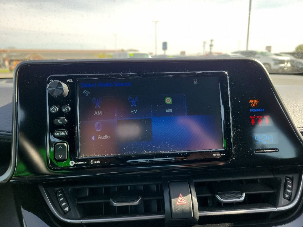 Used 2018 Toyota C-HR XLE FWD image 13