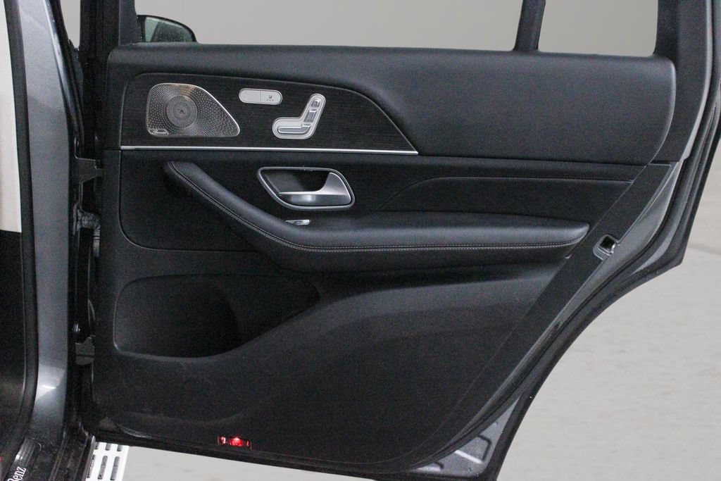 Used 2023 Mercedes-Benz GLS 450 4MATIC image 29