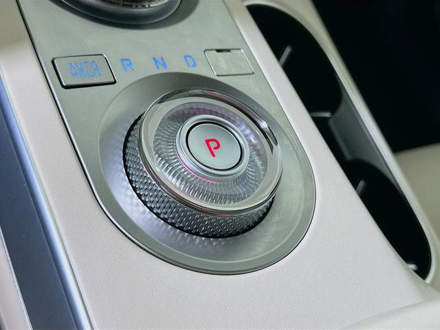 Used 2023 Genesis GV70 2.5T w/ Select Package image 18