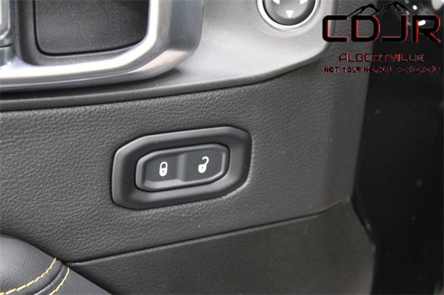 Used 2024 Jeep Wrangler Sahara w/ Technology Group image 16