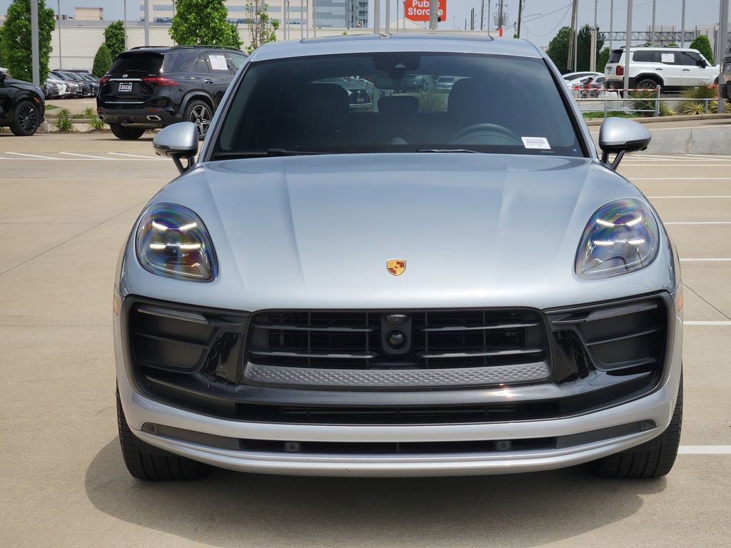 Used 2022 Porsche Macan AWD/4WD image 2