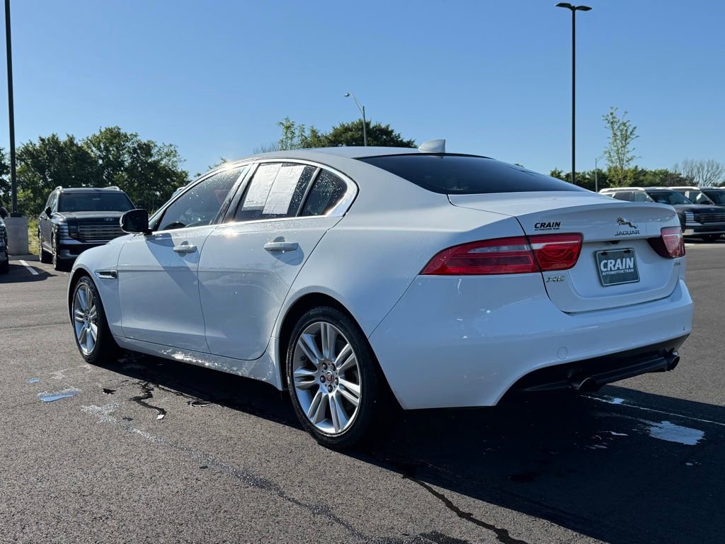 Used 2019 Jaguar XE Premium RWD image 7