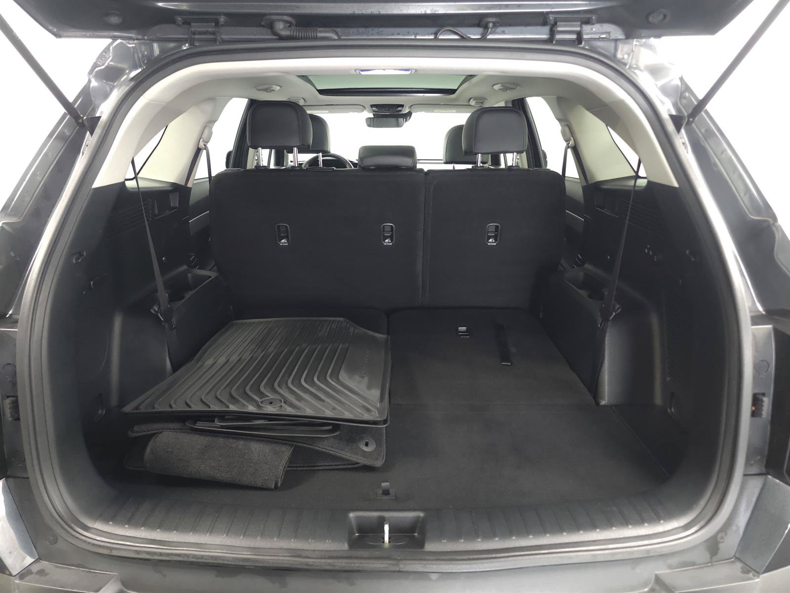 Used 2022 Kia Sorento S w/ Panoramic Sunroof Package AWD/4WD image 12