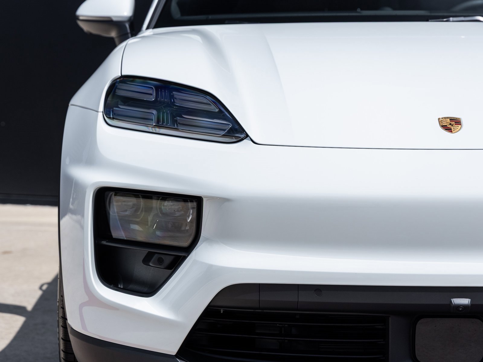 Used 2025 Porsche Macan 4S Electric image 18