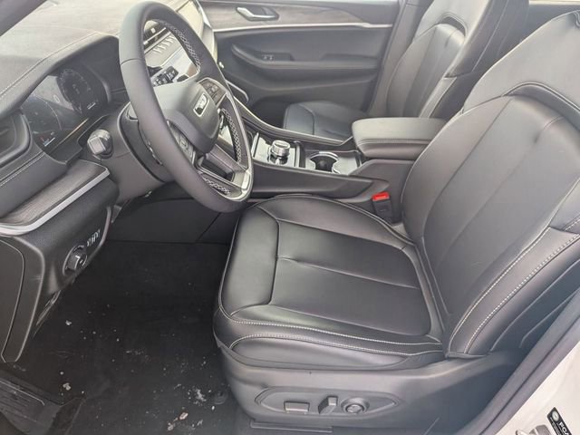 New 2026 Jeep Grand Cherokee Limited AWD/4WD image 12