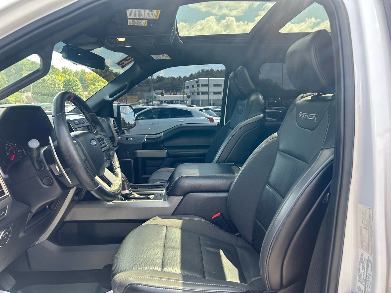 Used 2019 Ford F150 Raptor w/ Equipment Group 802A Luxury image 23