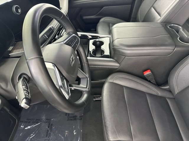 Used 2025 Chevrolet Suburban Z71 AWD/4WD image 24